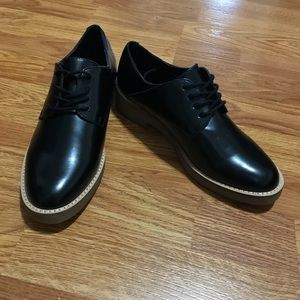 Dress shoes